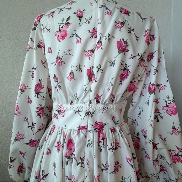 Commense White Pink Floral Mini Dress Ruffle V Neck SZ M NEW - Picture 7 of 16